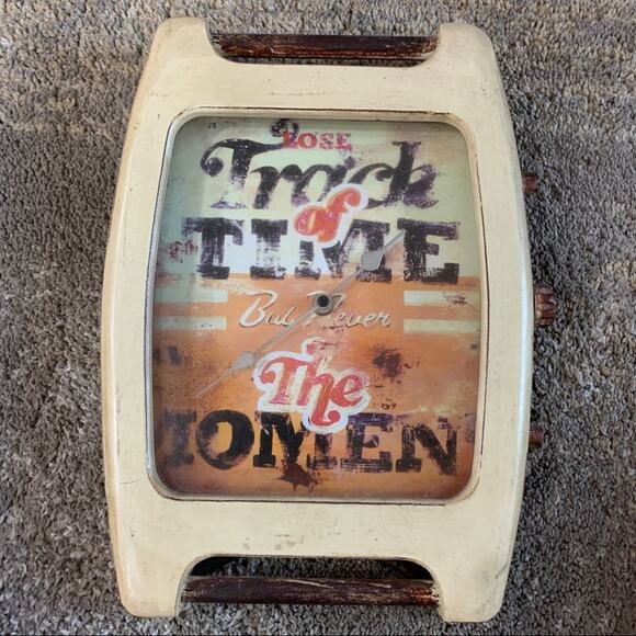 Decorative Antique/Rustic/Vintage Standing table clock works with batteries - Picture 1 of 9